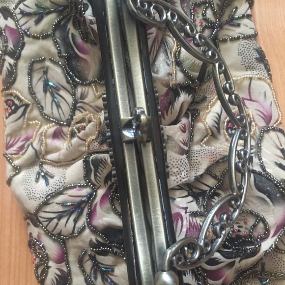 Vintage Beaded Handbag with Metal Handle & Chain - Picture 13 of 16